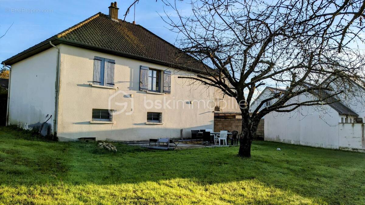 Maison à SAINTE-MAURE-DE-TOURAINE