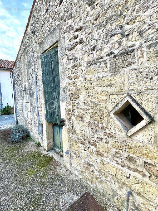 Maison à TONNAY-BOUTONNE