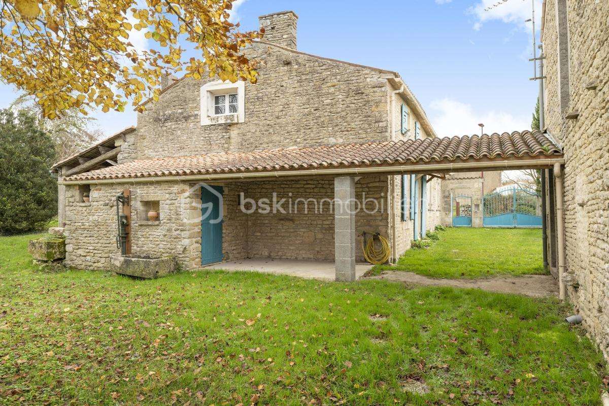 Maison à SAINT-GERMAIN-DE-MARENCENNES