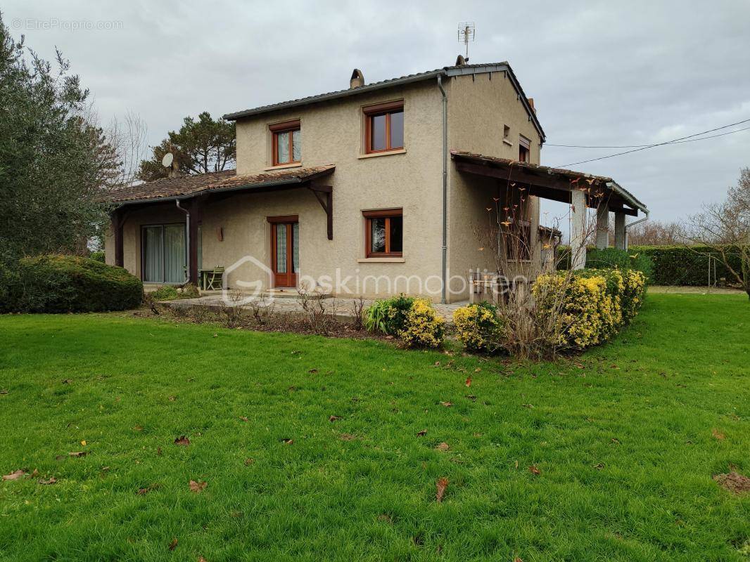 Maison à SAINT-NICOLAS-DE-LA-GRAVE