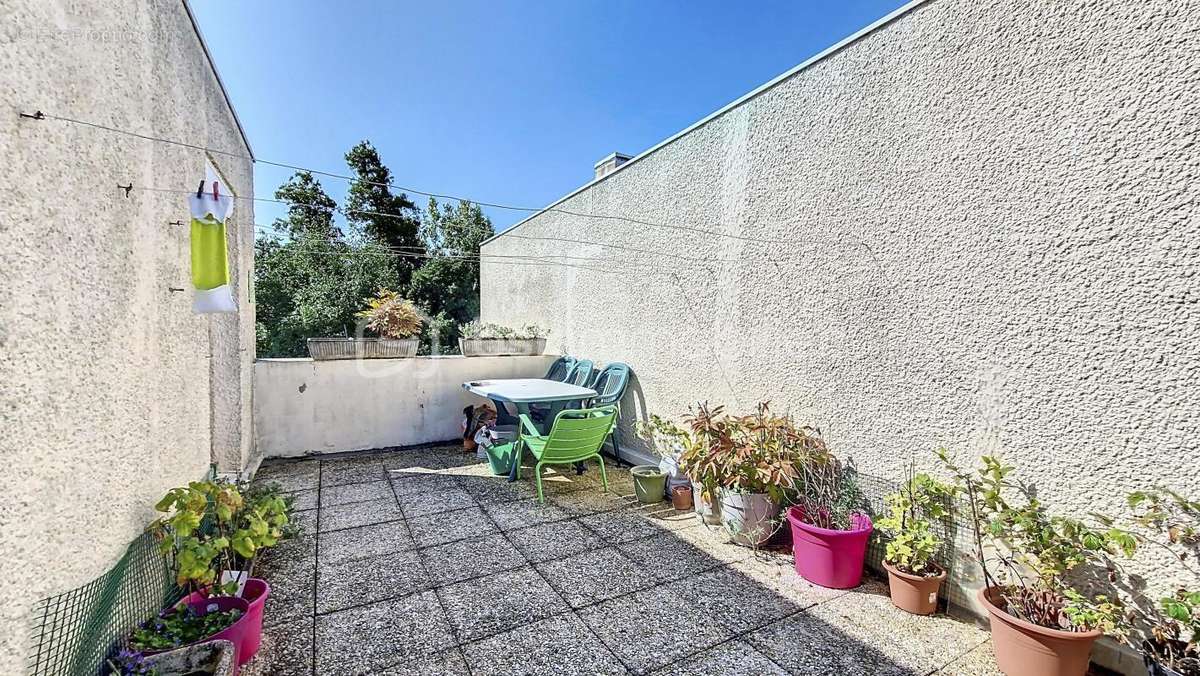 Appartement à SAVIGNY-LE-TEMPLE