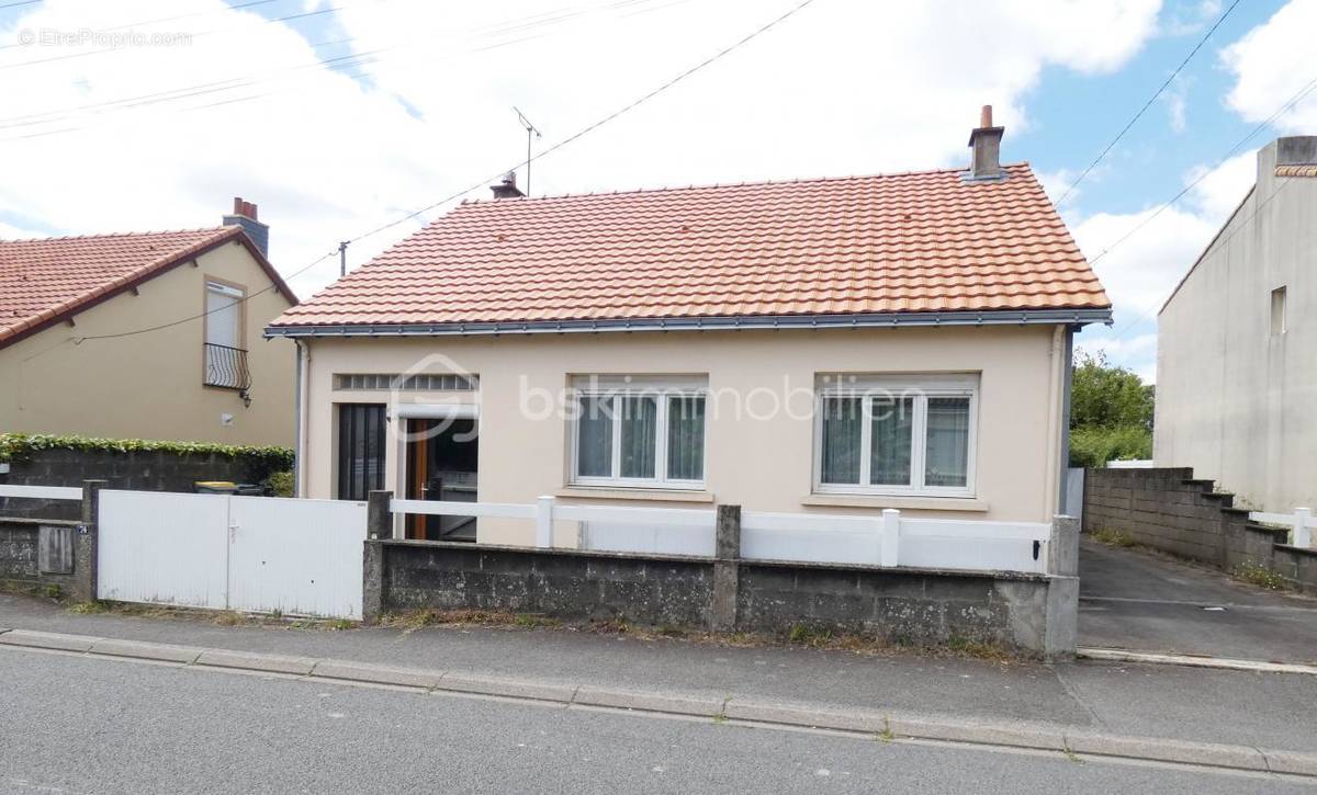 Maison à BOUGUENAIS