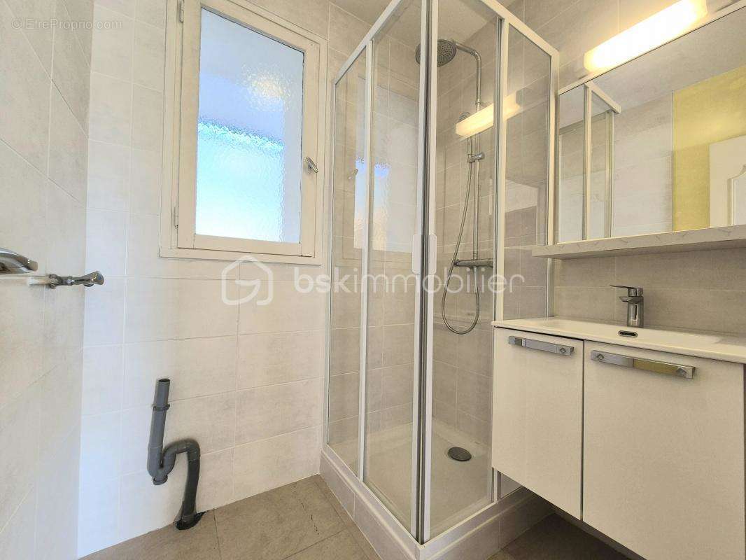 Appartement à FONTAINE