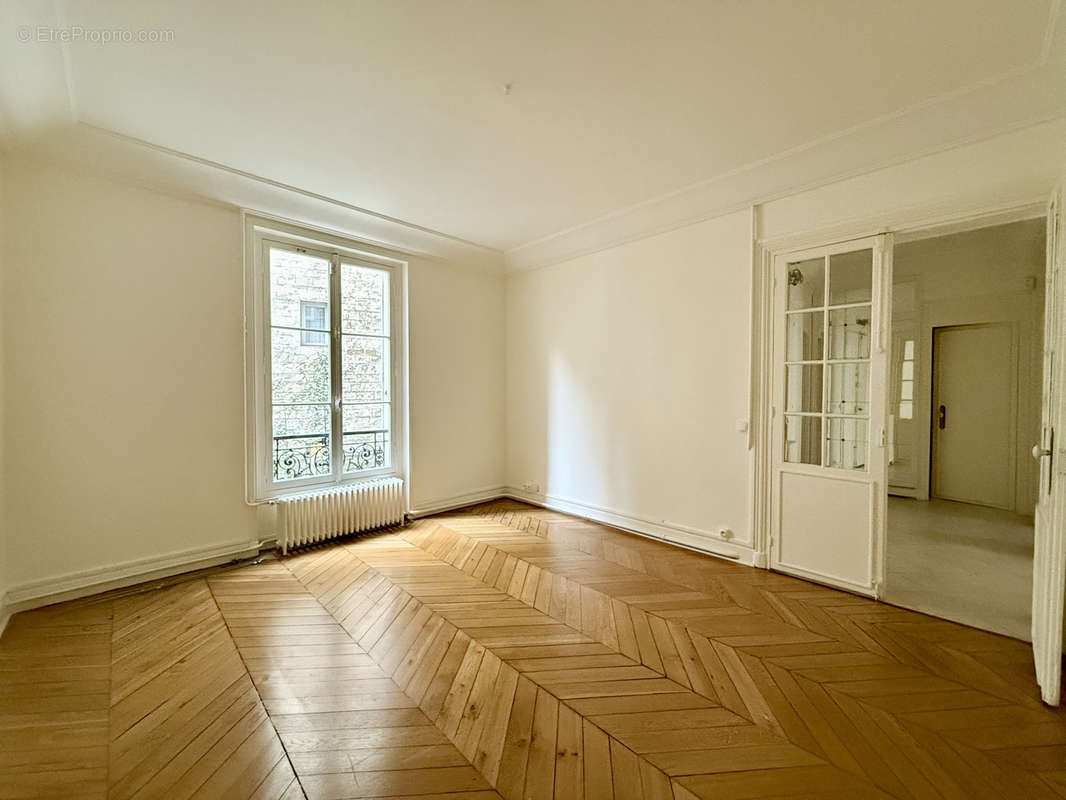 Appartement à PARIS-11E