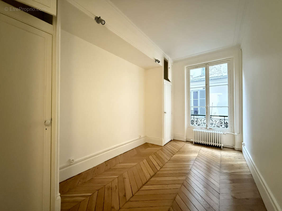 Appartement à PARIS-11E