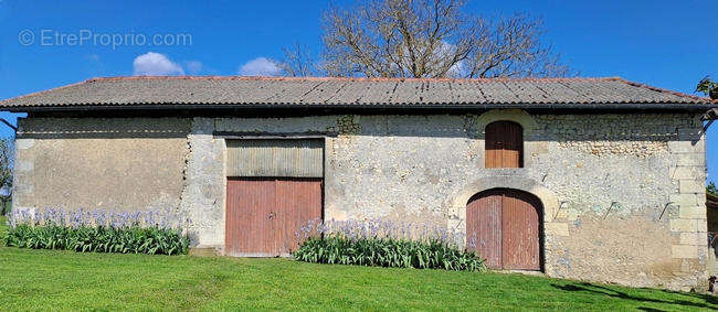 grange - Maison à CHALAIS