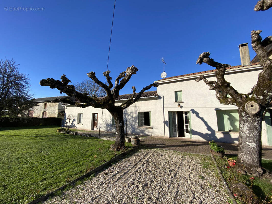 overview - Maison à CHALAIS