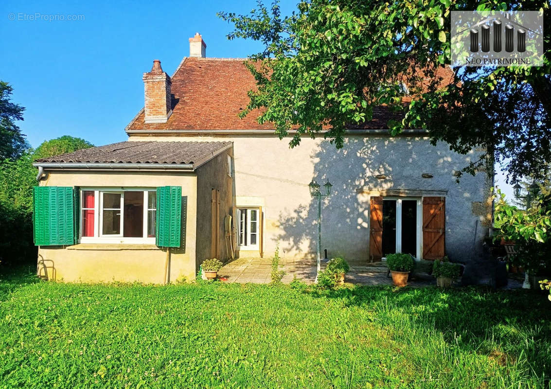 Maison à CHAMPLEMY