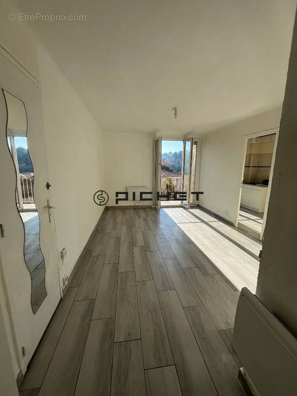 Appartement à MARSEILLE-14E