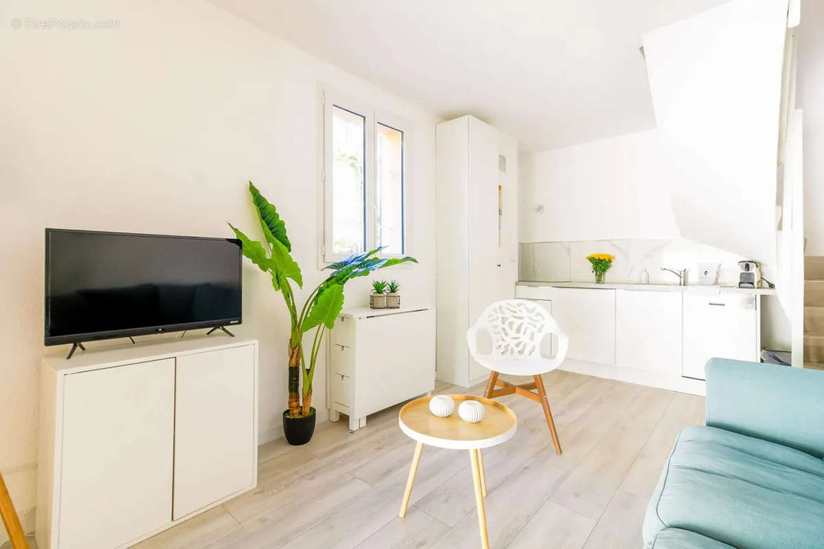 Appartement à BORMES-LES-MIMOSAS