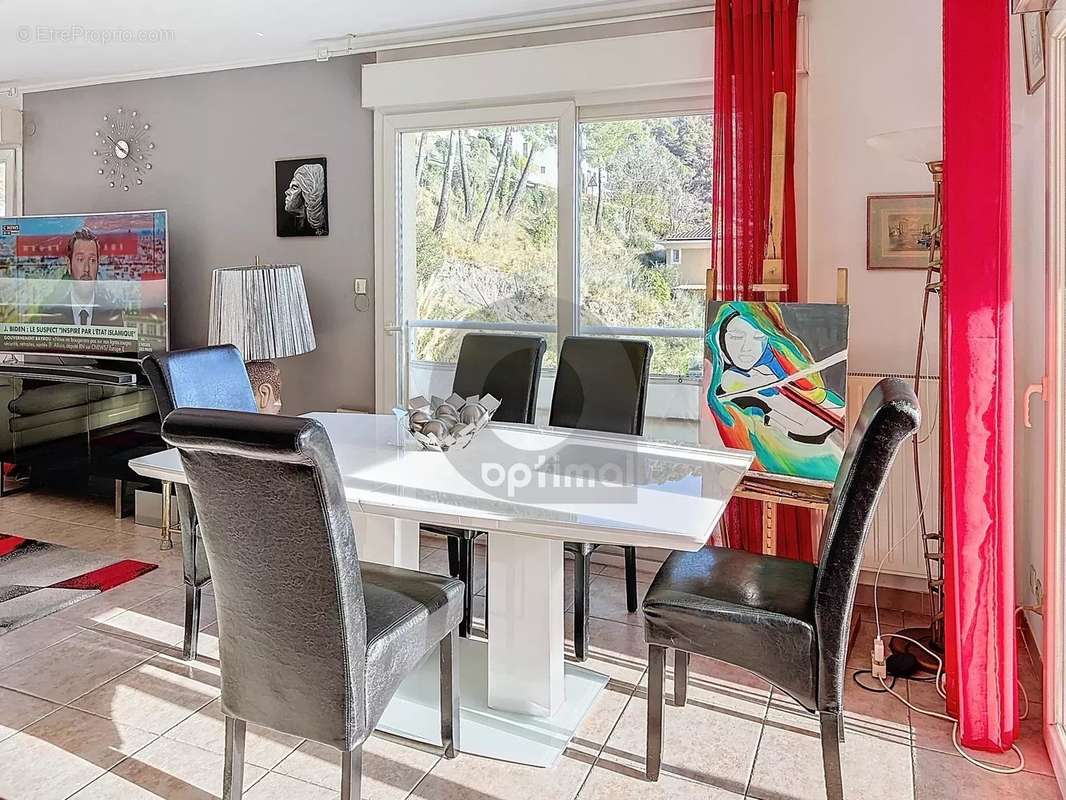 Appartement à EZE