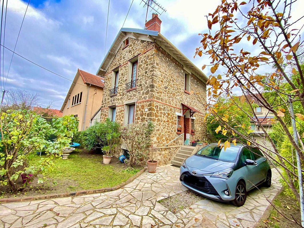 Maison à SARTROUVILLE