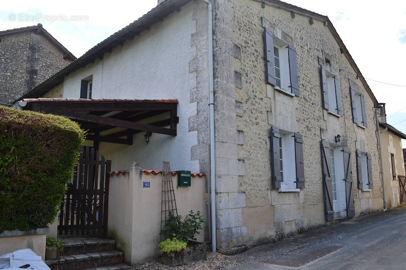 Maison à SAINT-PAUL-LIZONNE