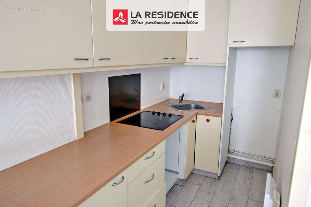 Appartement à LE MESNIL-SAINT-DENIS