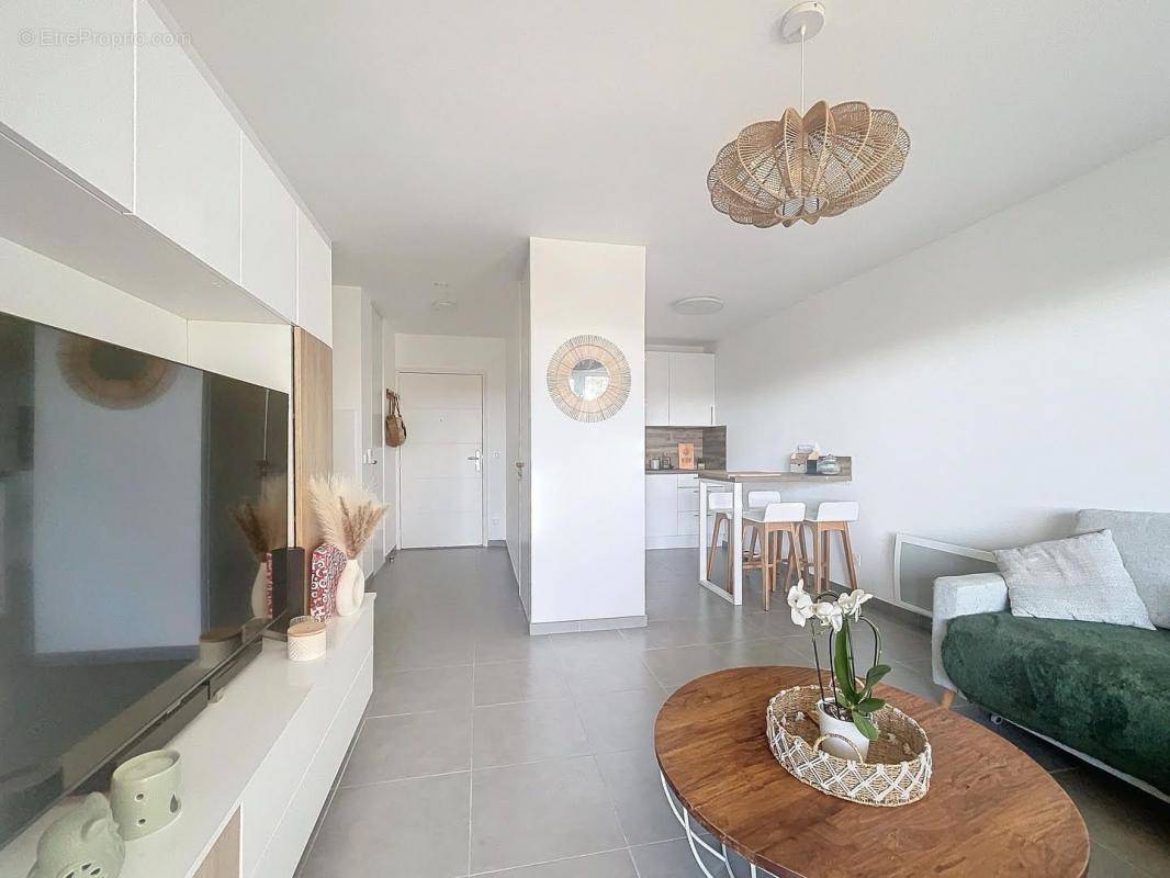 Appartement à ROQUEBRUNE-SUR-ARGENS