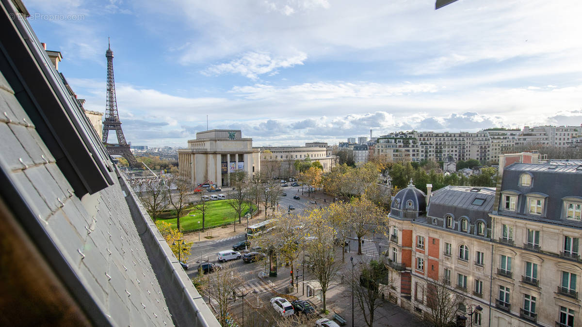 Appartement à PARIS-16E