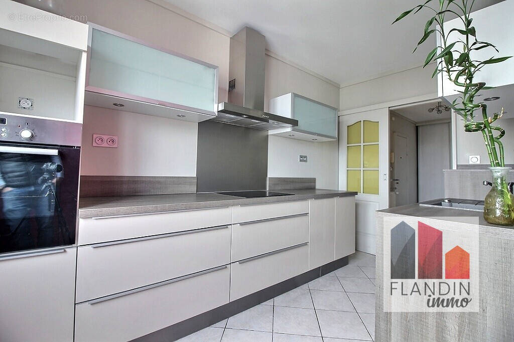 Appartement à LYON-7E