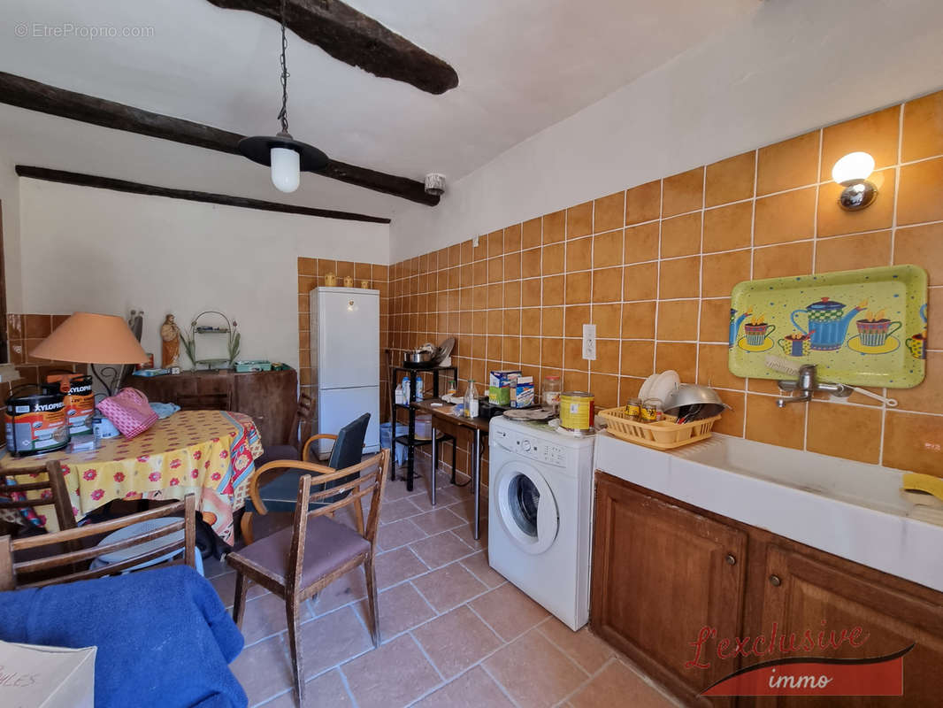 Appartement à REGUSSE