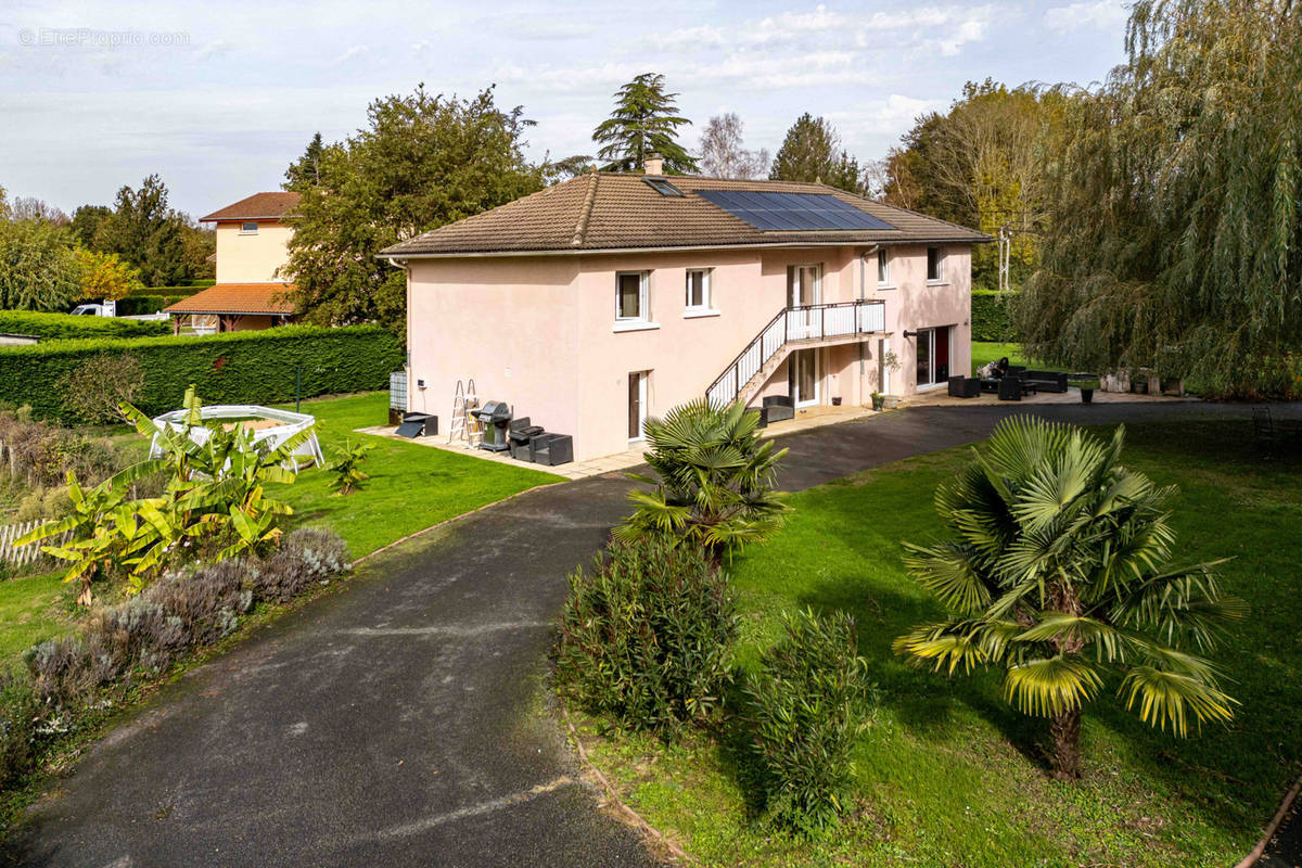 Maison à AMBERIEUX-EN-DOMBES