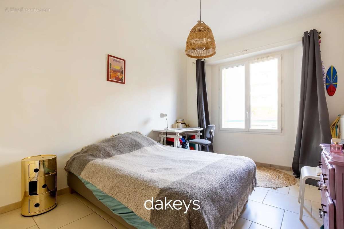 Appartement à MARSEILLE-5E