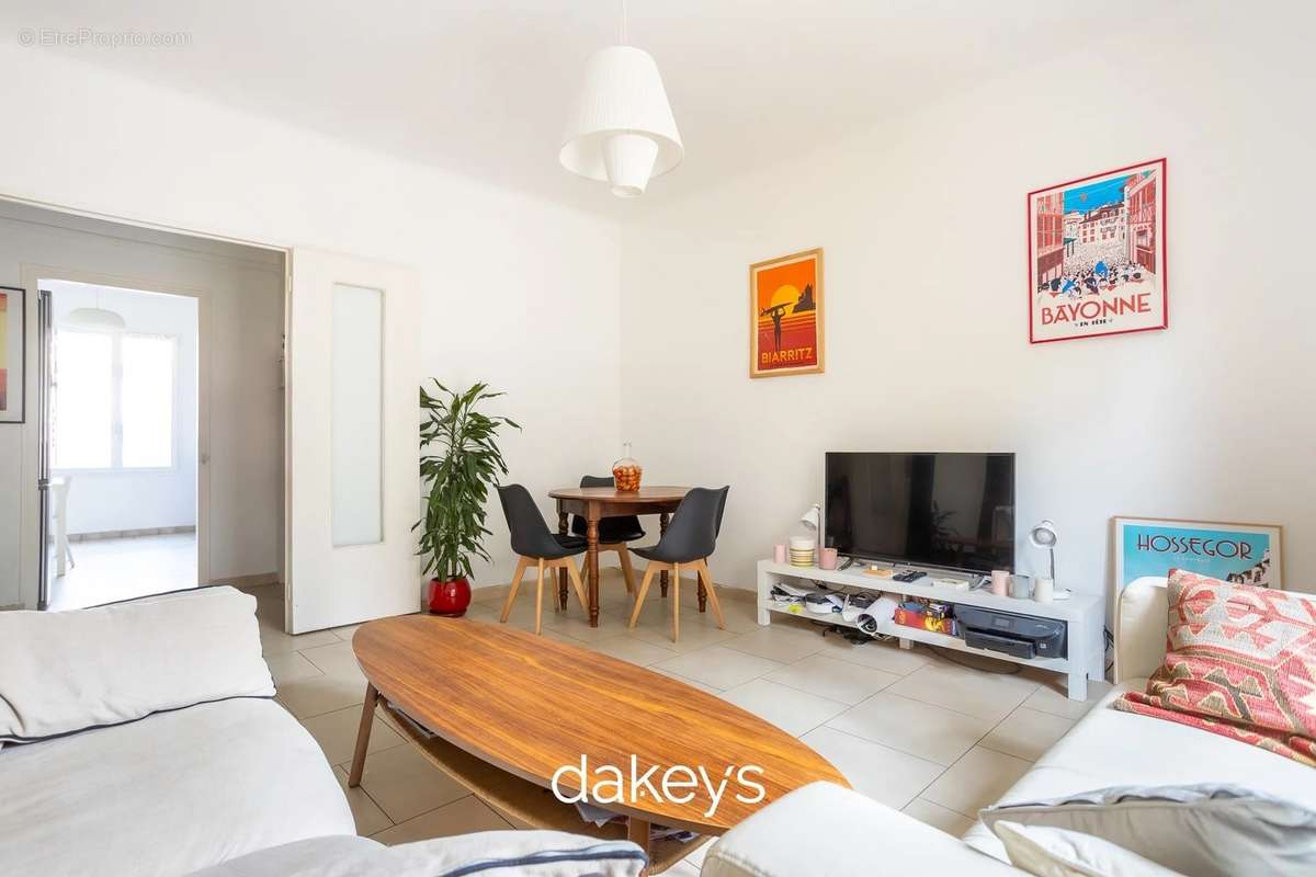 Appartement à MARSEILLE-5E