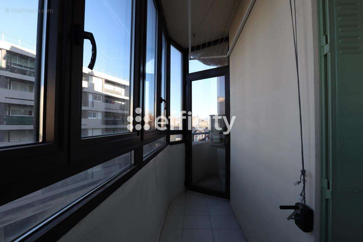 Appartement à MARSEILLE-5E