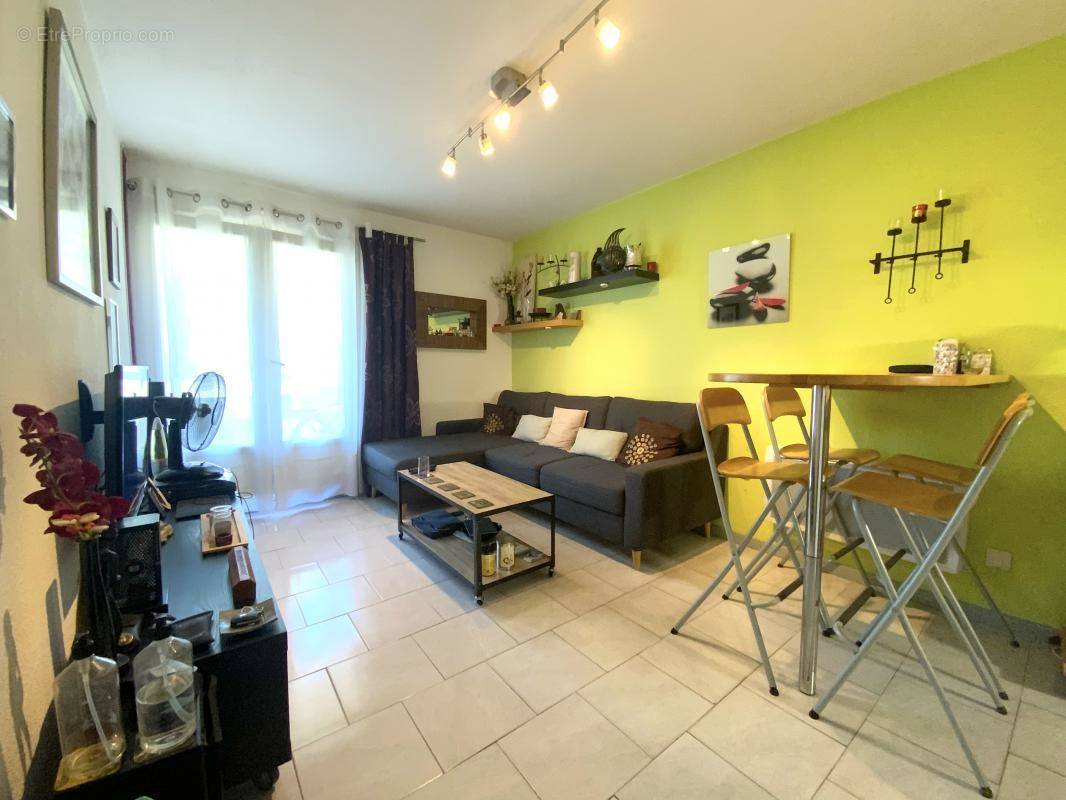 Appartement à BORMES-LES-MIMOSAS