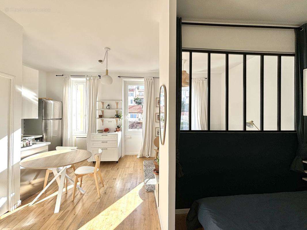 Appartement à MARSEILLE-7E