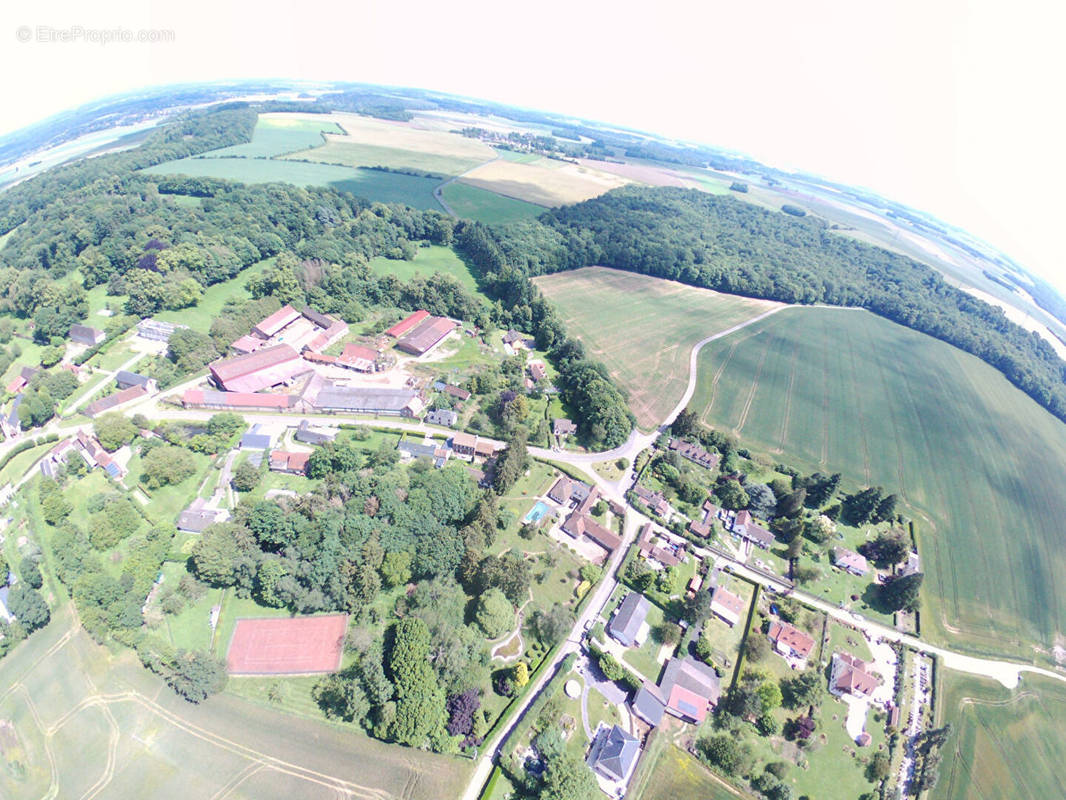 Terrain à AUNEUIL