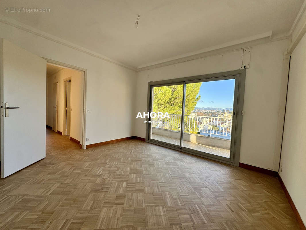 Appartement à MARSEILLE-9E