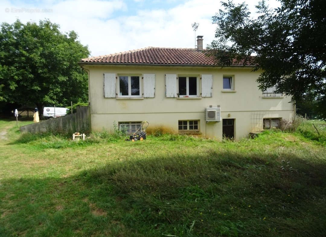 Maison à SAINT-CLAUD