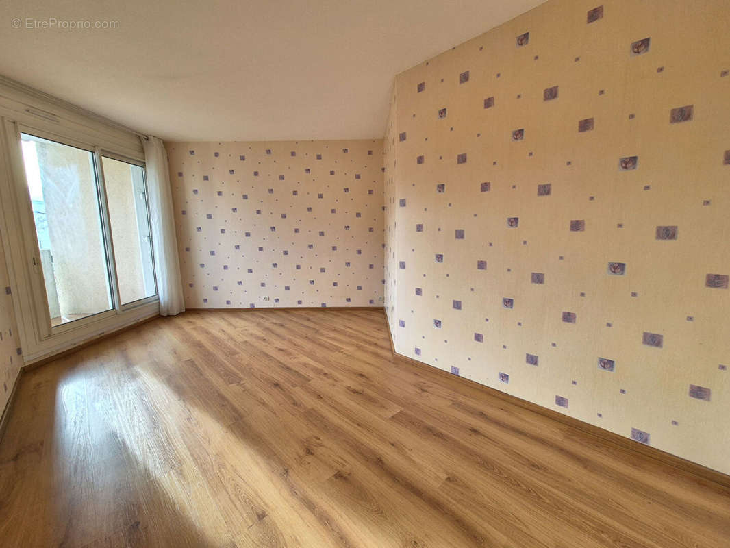 Appartement à MONTIGNY-LE-BRETONNEUX