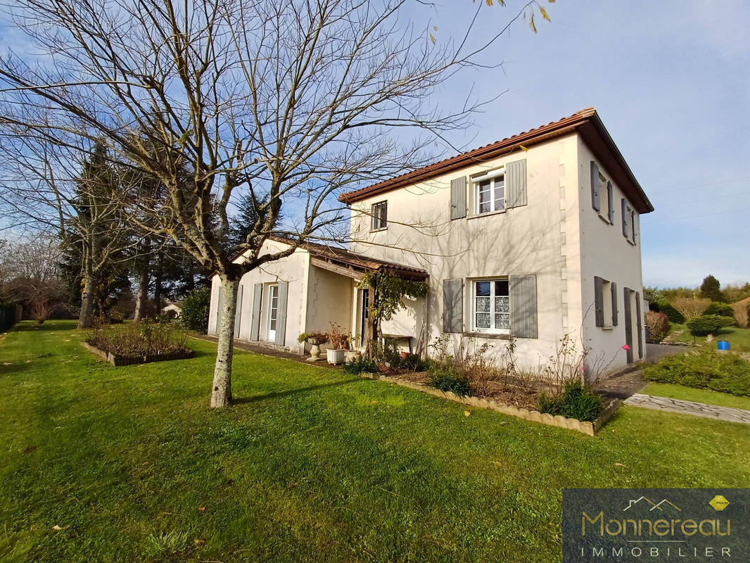 Maison à BAIGNES-SAINTE-RADEGONDE