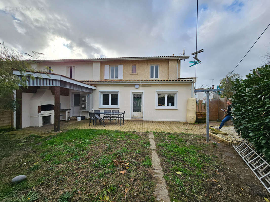 Maison à SAUGNACQ-ET-MURET