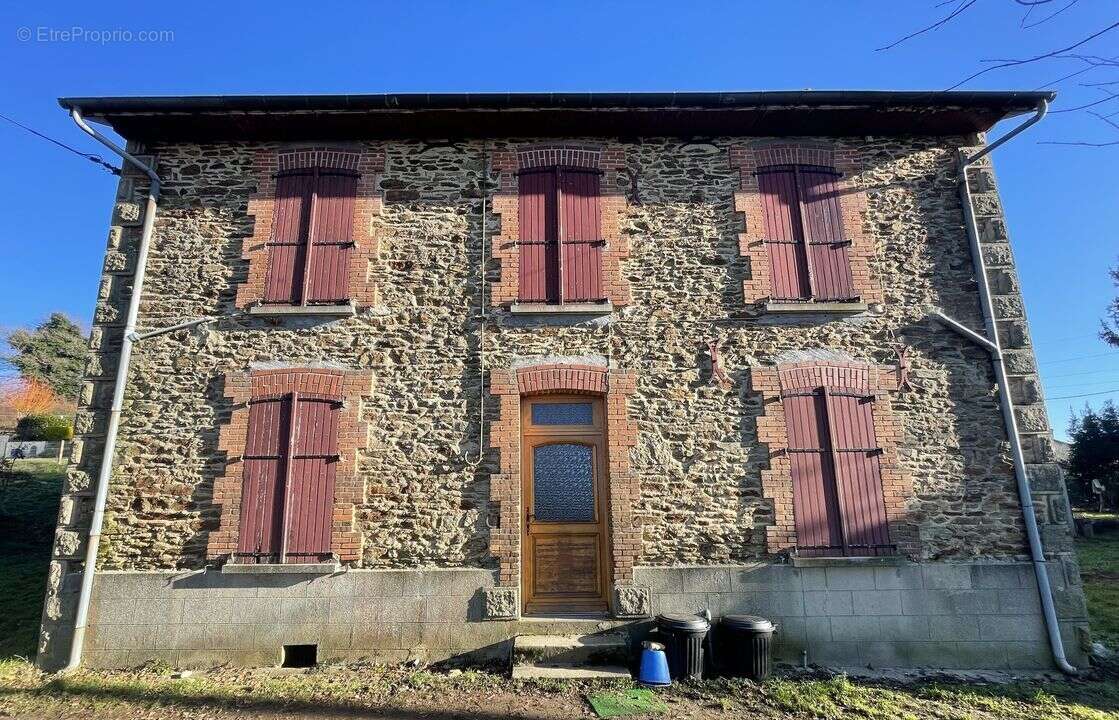 Maison à NEUVIC-ENTIER