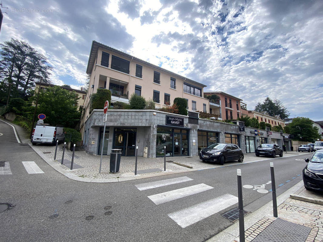 Appartement à CHARBONNIERES-LES-BAINS