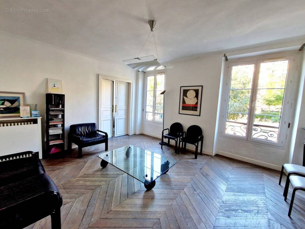 Appartement à PARIS-11E