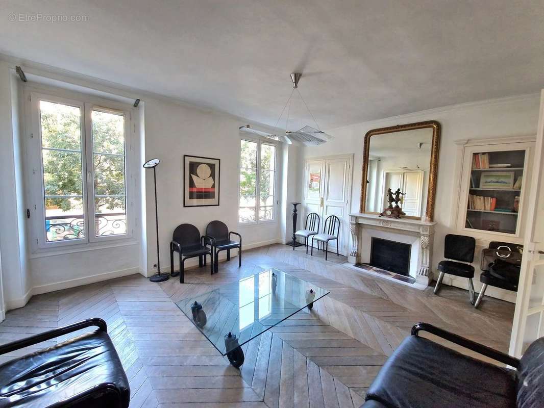 Appartement à PARIS-11E