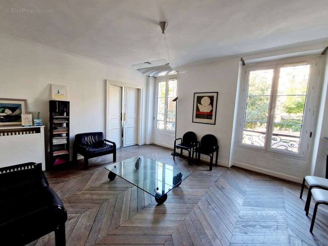 Appartement à PARIS-11E