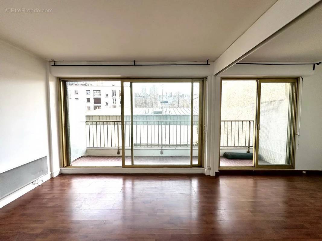 Appartement à PARIS-17E