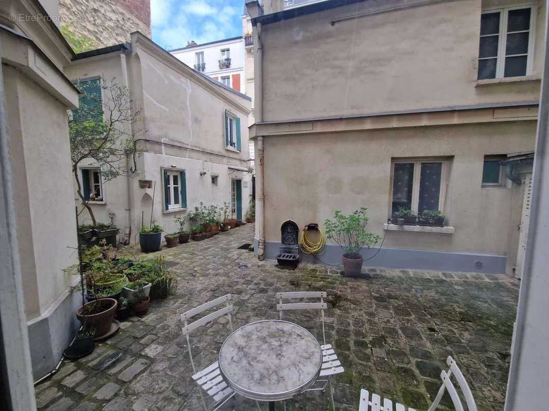 Appartement à PARIS-18E