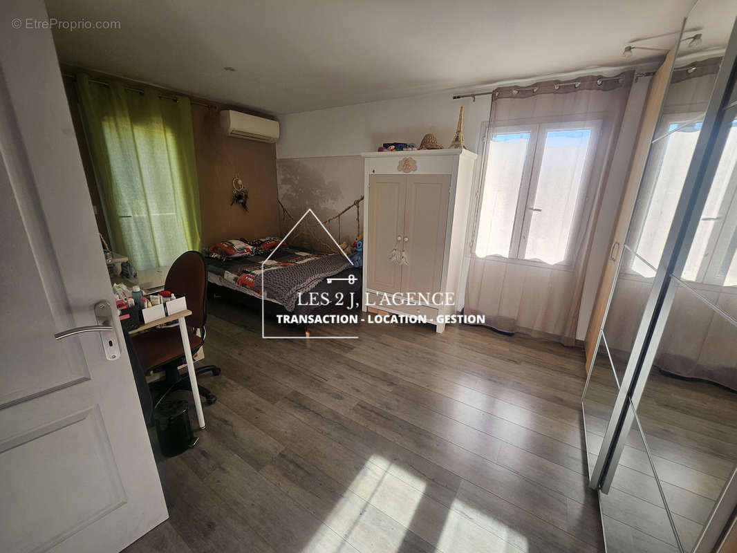 Appartement à MARSEILLE-11E