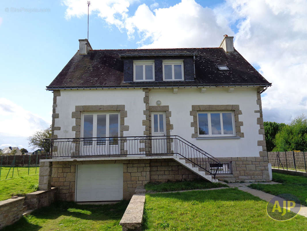 Maison à CRUGUEL