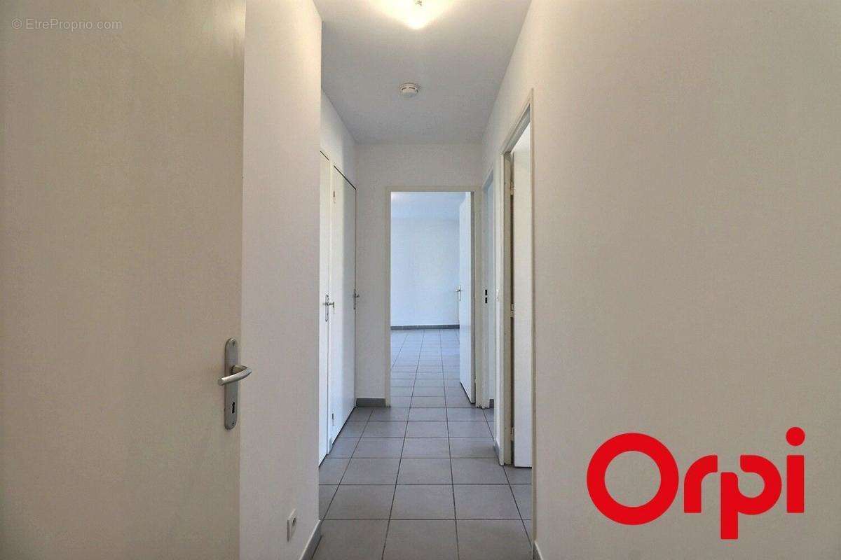 Appartement à MARSEILLE-3E