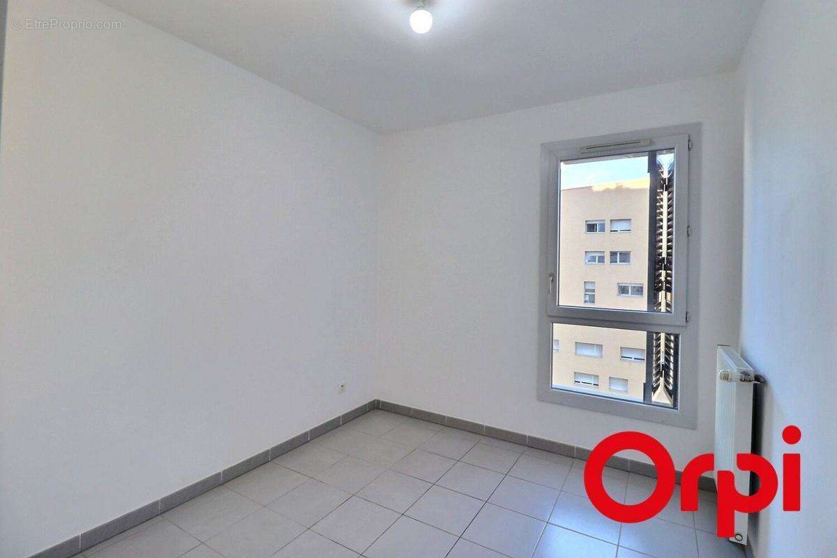 Appartement à MARSEILLE-3E