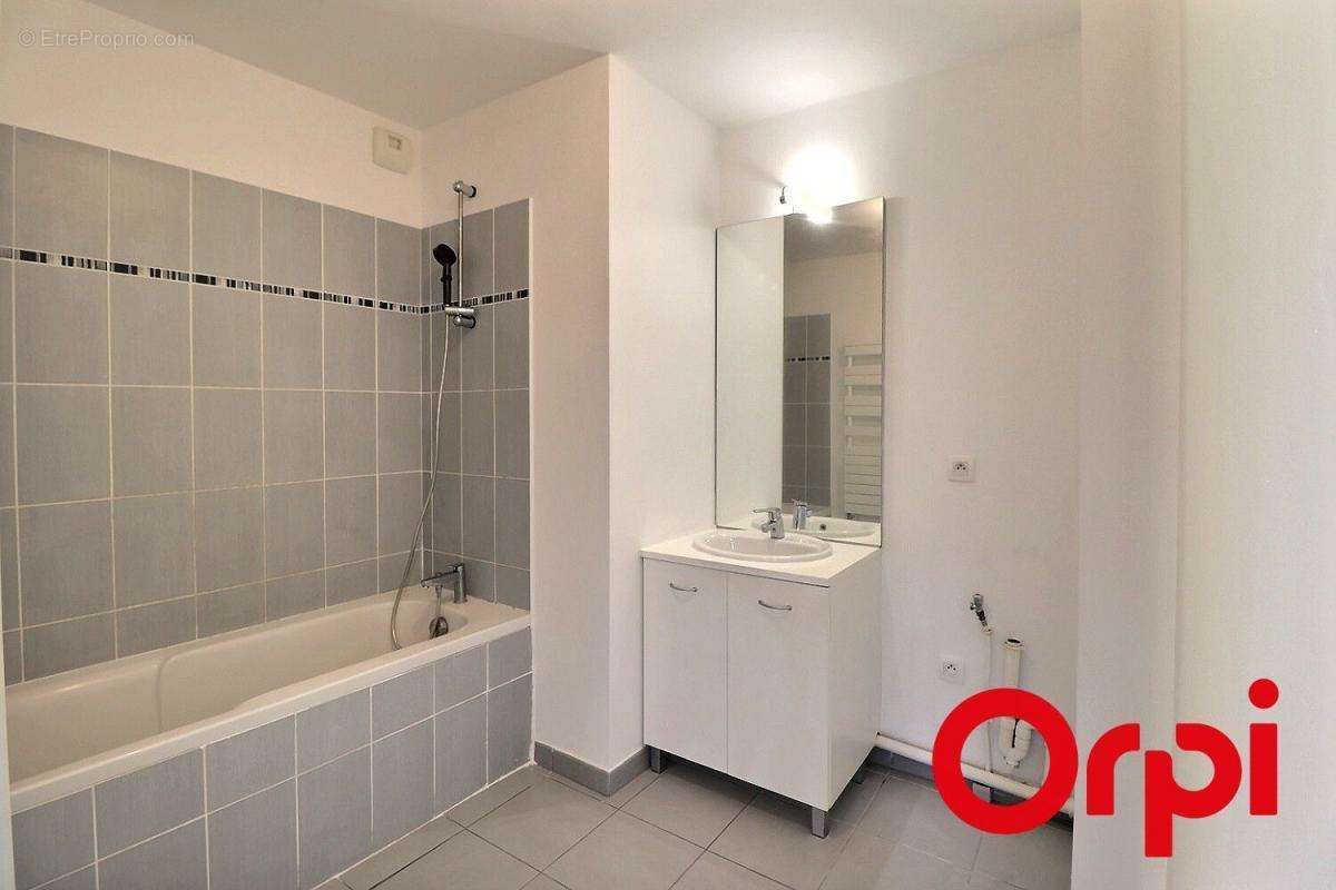 Appartement à MARSEILLE-3E