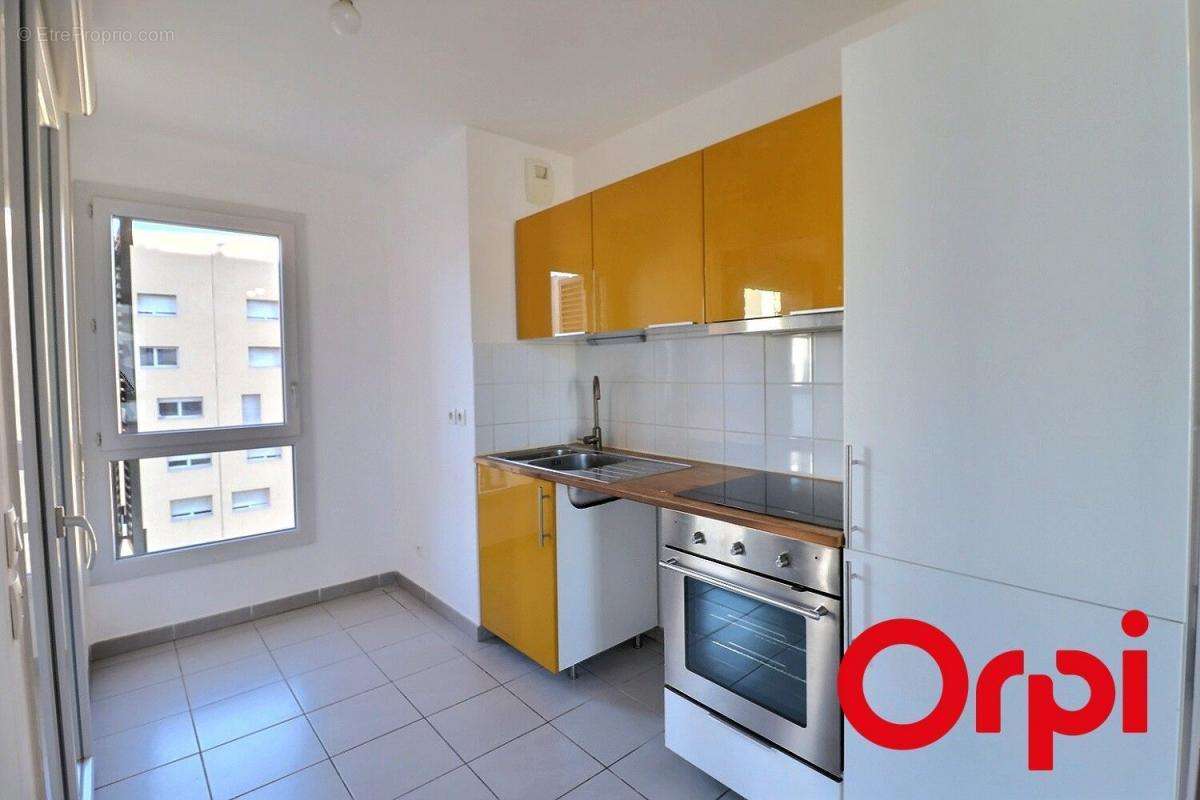 Appartement à MARSEILLE-3E