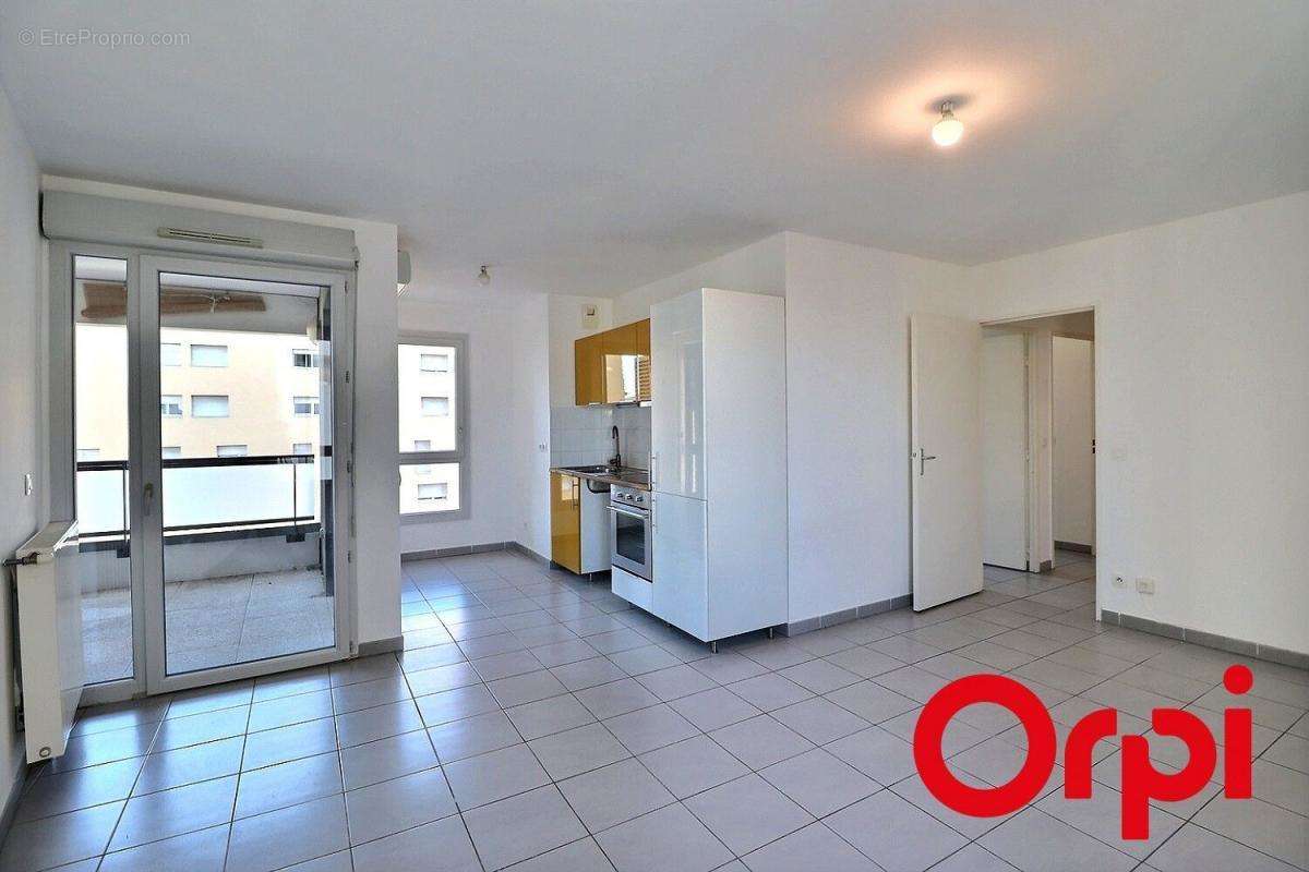 Appartement à MARSEILLE-3E