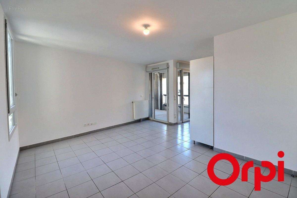 Appartement à MARSEILLE-3E