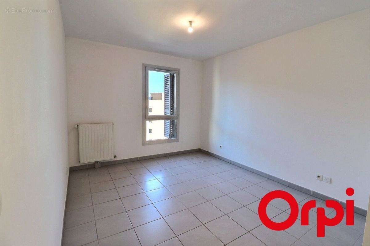 Appartement à MARSEILLE-3E